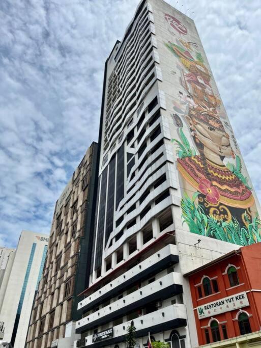 #211 M101 Dang Wangi Klcc View Pool By Livin Kuala Lumpur Exterior foto