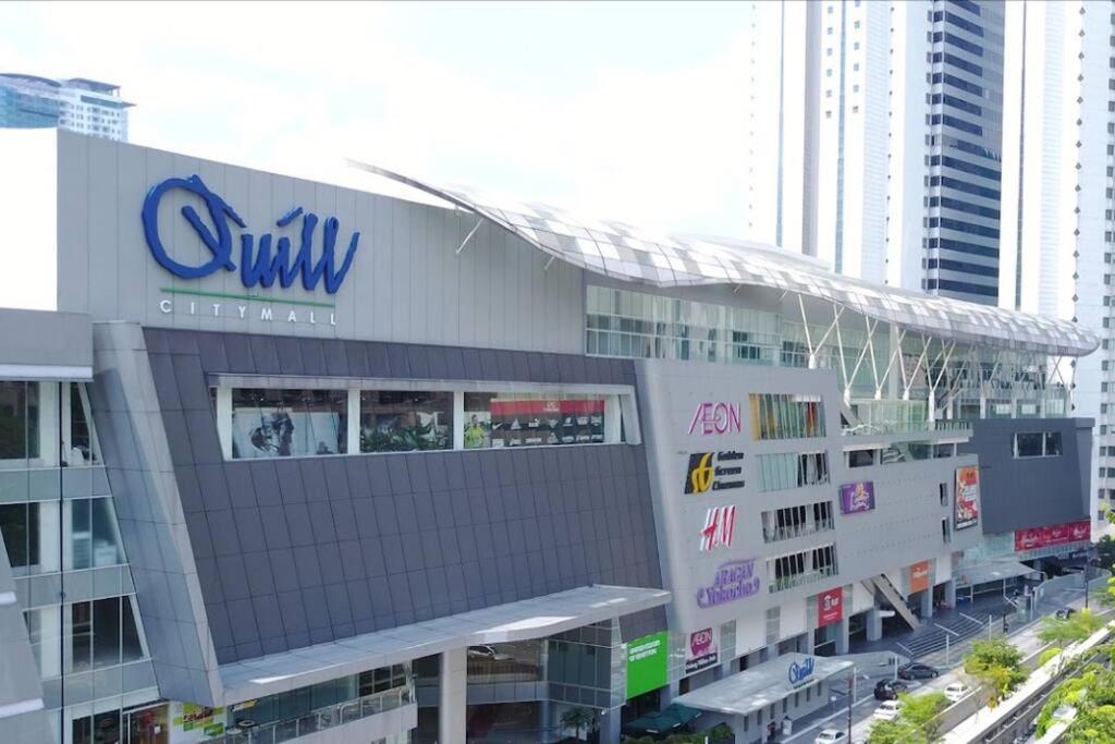 #211 M101 Dang Wangi Klcc View Pool By Livin Kuala Lumpur Exterior foto